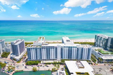 Condo in Miami Beach, Florida, 3 bedrooms  № 857011 - photo 28