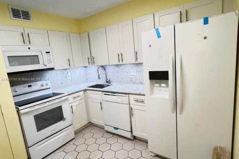 Copropriété à vendre à Lauderhill, Floride: 2 chambres, 90.3 m2 № 1372809 - photo 1