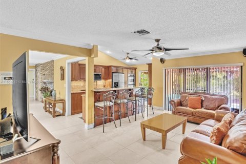 Villa ou maison à vendre à Lauderhill, Floride: 4 chambres, 176.79 m2 № 1372738 - photo 17