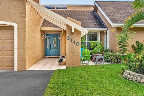 Villa ou maison à vendre à Lauderhill, Floride: 4 chambres, 176.79 m2 № 1372738 - photo 2