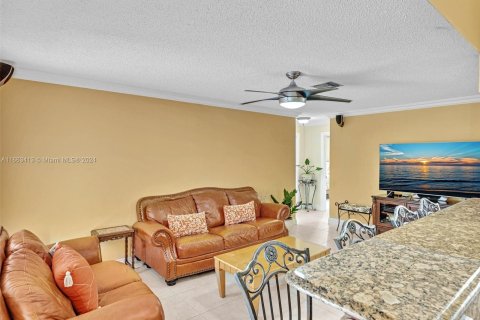 Casa en venta en Lauderhill, Florida, 4 dormitorios, 176.79 m2 № 1372738 - foto 19