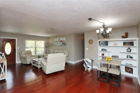 Casa en venta en Tampa, Florida, 3 dormitorios, 156.26 m2 № 1315361 - foto 5