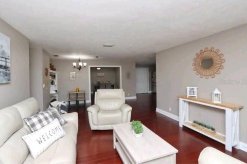 Casa en venta en Tampa, Florida, 3 dormitorios, 156.26 m2 № 1315361 - foto 3