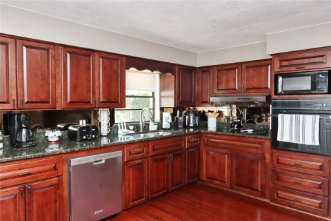 House in Tampa, Florida 3 bedrooms, 156.26 sq.m. № 1315361 - photo 6