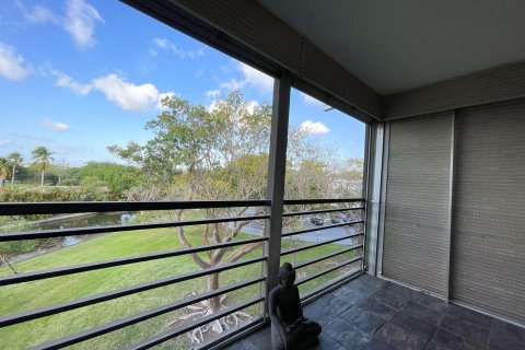 Condominio en venta en Oakland Park, Florida, 1 dormitorio, 69.68 m2 № 1116643 - foto 3