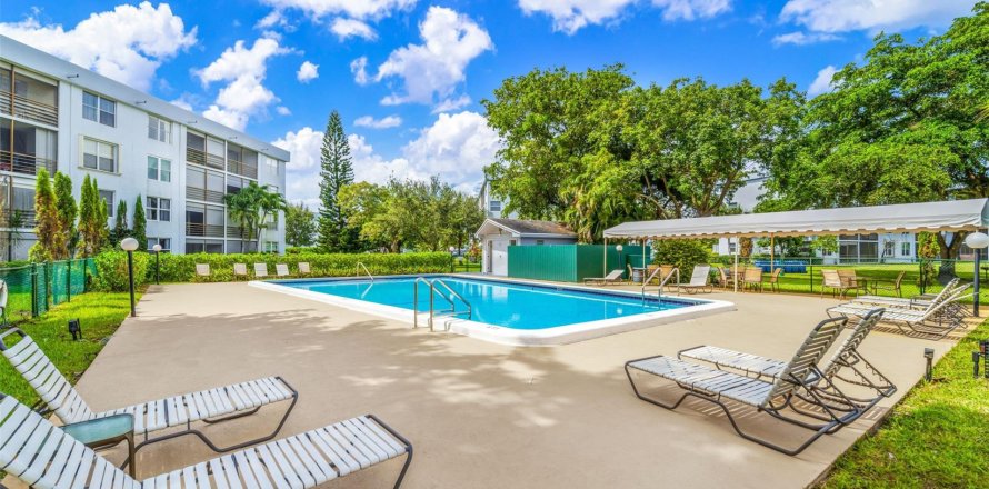 Condominio en Oakland Park, Florida, 1 dormitorio  № 1116643