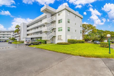 Condominio en venta en Oakland Park, Florida, 1 dormitorio, 69.68 m2 № 1116643 - foto 11