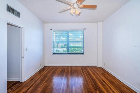 Condominio en venta en Tampa, Florida, 1 dormitorio, 56.86 m2 № 635225 - foto 9
