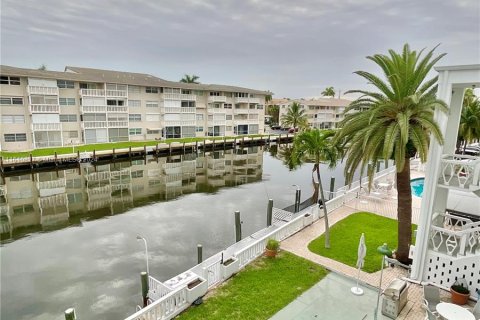 Condominio en venta en Hallandale Beach, Florida, 1 dormitorio, 60.39 m2 № 1233243 - foto 19