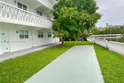 Copropriété à vendre à Hallandale Beach, Floride: 1 chambre, 60.39 m2 № 1233243 - photo 13
