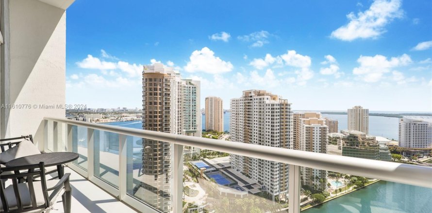 Condominio en Miami, Florida, 2 dormitorios  № 1233242