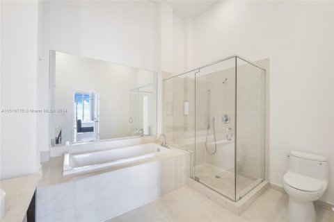 Copropriété à vendre à Miami, Floride: 2 chambres, 135.73 m2 № 1233242 - photo 13