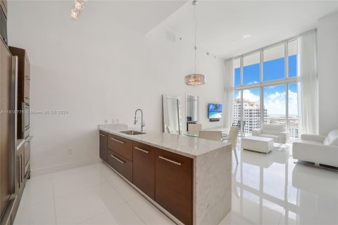 Condo in Miami, Florida, 2 bedrooms  № 1233242 - photo 8