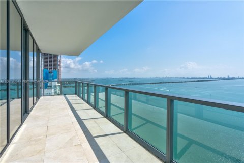 Condominio en venta en Miami, Florida, 3 dormitorios, 307.97 m2 № 1228376 - foto 2