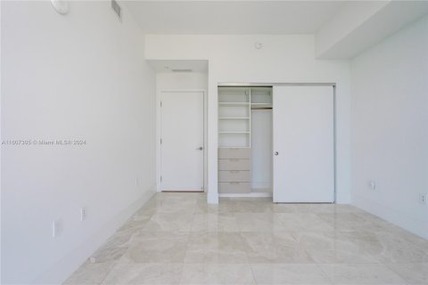 Condo in Miami, Florida, 3 bedrooms  № 1228376 - photo 27