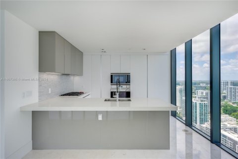 Condominio en venta en Miami, Florida, 3 dormitorios, 307.97 m2 № 1228376 - foto 14