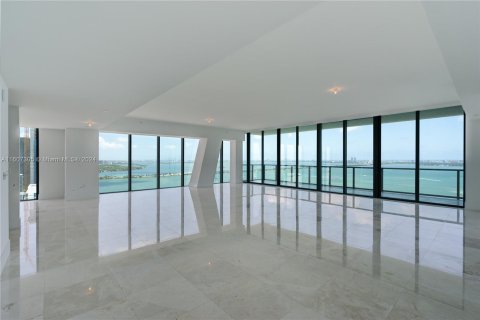 Condominio en venta en Miami, Florida, 3 dormitorios, 307.97 m2 № 1228376 - foto 9