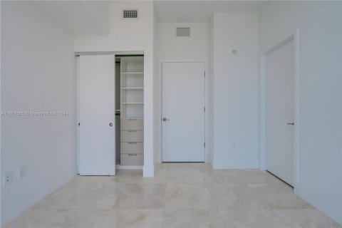 Condo in Miami, Florida, 3 bedrooms  № 1228376 - photo 30