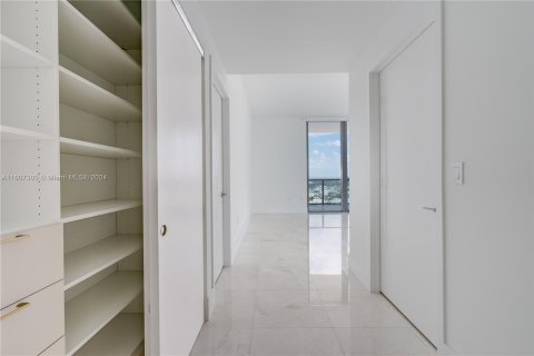 Condo in Miami, Florida, 3 bedrooms  № 1228376 - photo 23