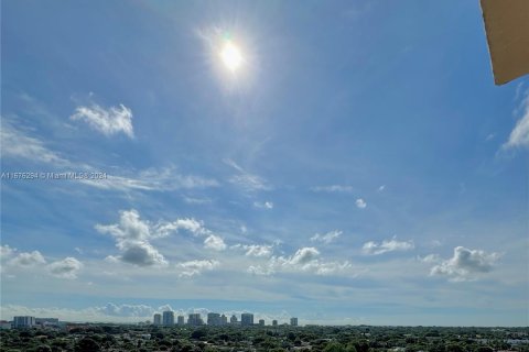 Condo in Miami, Florida, 2 bedrooms  № 1402709 - photo 20