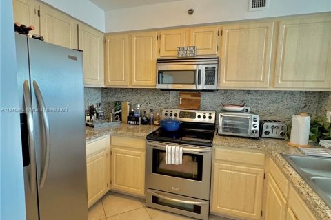 Condo in Miami, Florida, 2 bedrooms  № 1402709 - photo 5