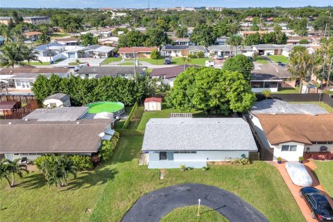 Villa ou maison à vendre à Pembroke Pines, Floride: 2 chambres, 83.33 m2 № 1402755 - photo 1