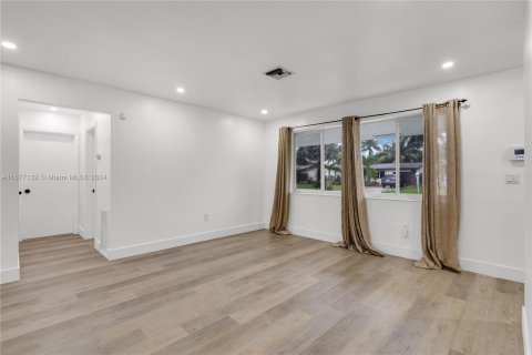 Villa ou maison à vendre à Pembroke Pines, Floride: 2 chambres, 83.33 m2 № 1402755 - photo 5