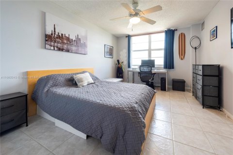 Condo in Fort Lauderdale, Florida, 2 bedrooms  № 1369105 - photo 10