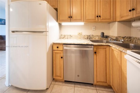 Condo in Fort Lauderdale, Florida, 2 bedrooms  № 1369105 - photo 6