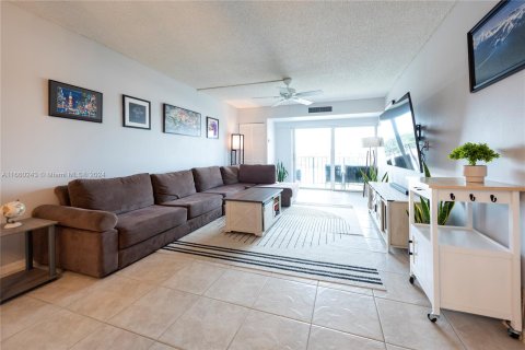 Condo in Fort Lauderdale, Florida, 2 bedrooms  № 1369105 - photo 4