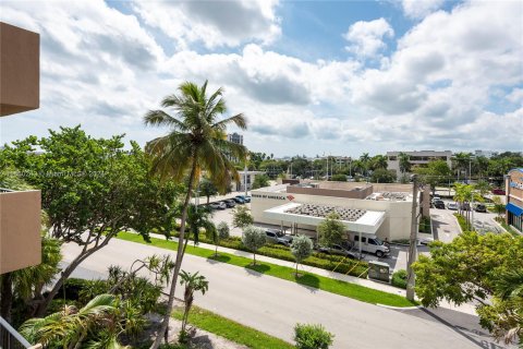 Condo in Fort Lauderdale, Florida, 2 bedrooms  № 1369105 - photo 22