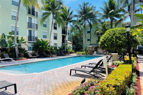 Condo in Hollywood, Florida, 2 bedrooms  № 1369061 - photo 16