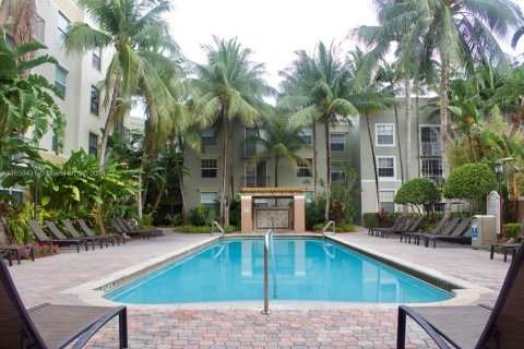 Condominio en alquiler en Hollywood, Florida, 2 dormitorios, 95.6 m2 № 1369061 - foto 4