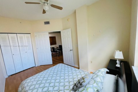 Condo in Hollywood, Florida, 2 bedrooms  № 1369061 - photo 15