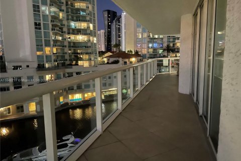 Copropriété à vendre à Sunny Isles Beach, Floride: 3 chambres, 217.39 m2 № 1330527 - photo 3