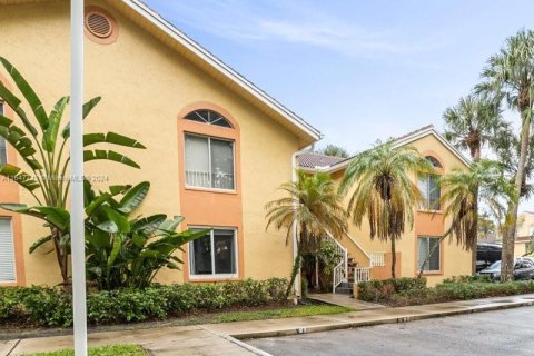 Copropriété à vendre à Coral Springs, Floride: 2 chambres, 96.99 m2 № 1330628 - photo 2