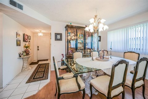 Condo in Port Richey, Florida, 2 bedrooms  № 1163719 - photo 14