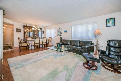 Condo in Port Richey, Florida, 2 bedrooms  № 1163719 - photo 10