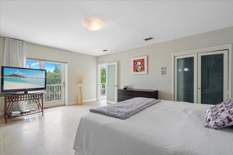 Купить виллу или дом в Майами-Бич, Флорида 4 спальни, 279.45м2, № 739635 - фото 23