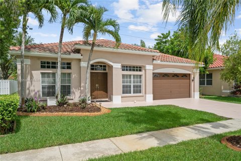 Villa ou maison à vendre à Pembroke Pines, Floride: 3 chambres, 192.68 m2 № 1232710 - photo 3