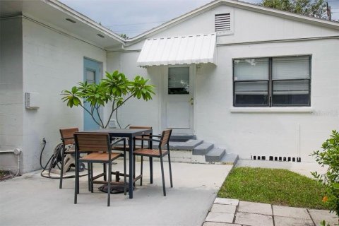 House in Tampa, Florida 3 bedrooms, 113.15 sq.m. № 1371711 - photo 17