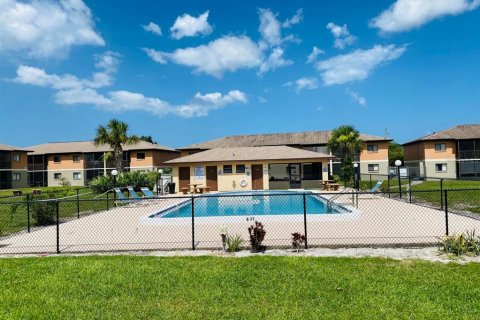 Condo in Cocoa, Florida, 2 bedrooms  № 1284907 - photo 6