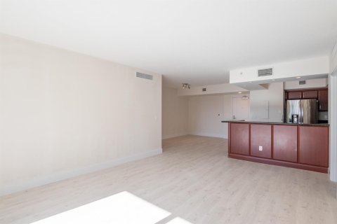 Condo in West Palm Beach, Florida, 2 bedrooms  № 1102321 - photo 28