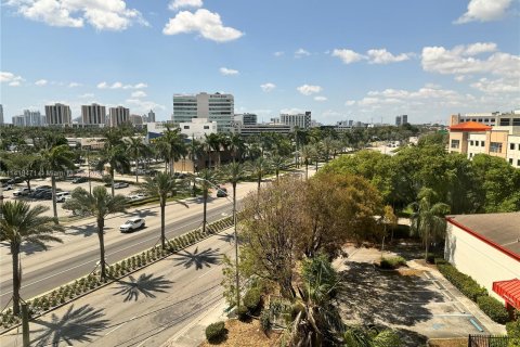 Propiedad comercial en venta en Aventura, Florida № 613131 - foto 19