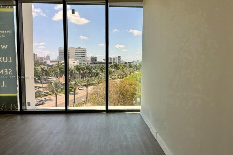 Propiedad comercial en venta en Aventura, Florida № 613131 - foto 17