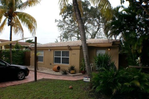 House in North Miami Beach, Florida 4 bedrooms, 151.71 sq.m. № 613134 - photo 21