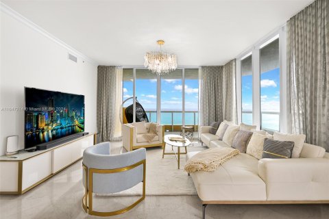 Condominio en venta en Sunny Isles Beach, Florida, 4 dormitorios, 254.18 m2 № 1329934 - foto 11