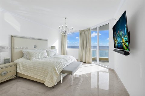 Condominio en venta en Sunny Isles Beach, Florida, 4 dormitorios, 254.18 m2 № 1329934 - foto 25