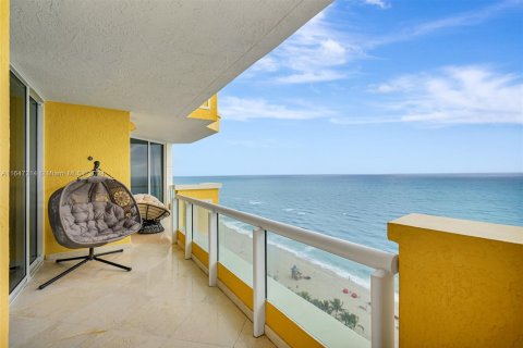 Condo in Sunny Isles Beach, Florida, 4 bedrooms  № 1329934 - photo 23