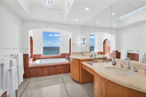 Copropriété à vendre à Sunny Isles Beach, Floride: 4 chambres, 254.18 m2 № 1329934 - photo 30